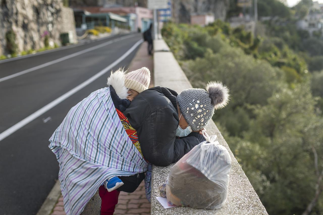 I migranti invisibili delle rotte terrestri