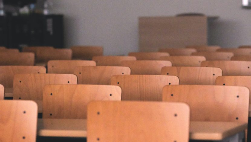 aula con sedie vuote