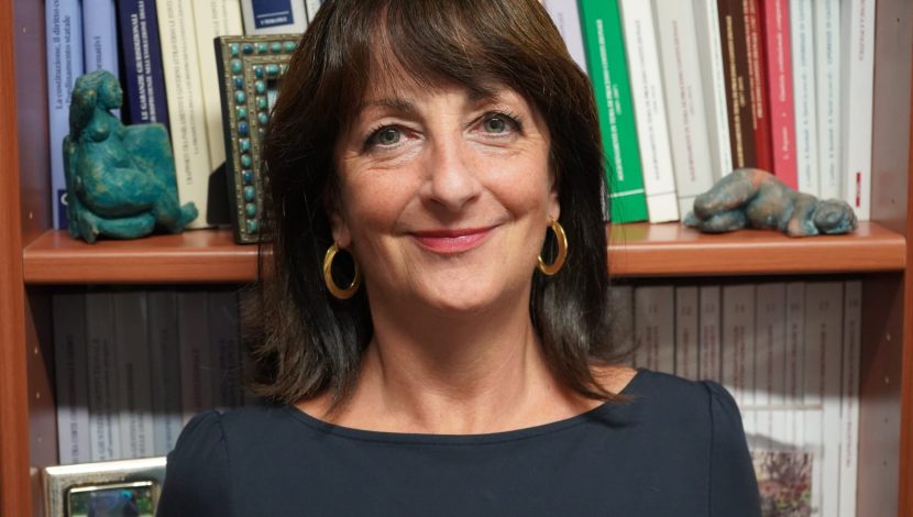 Avvocata Elisabetta Lamarque, professoressa ordinaria di diritto costituzionale nell'Università degli Studi di Milano-Bicocca