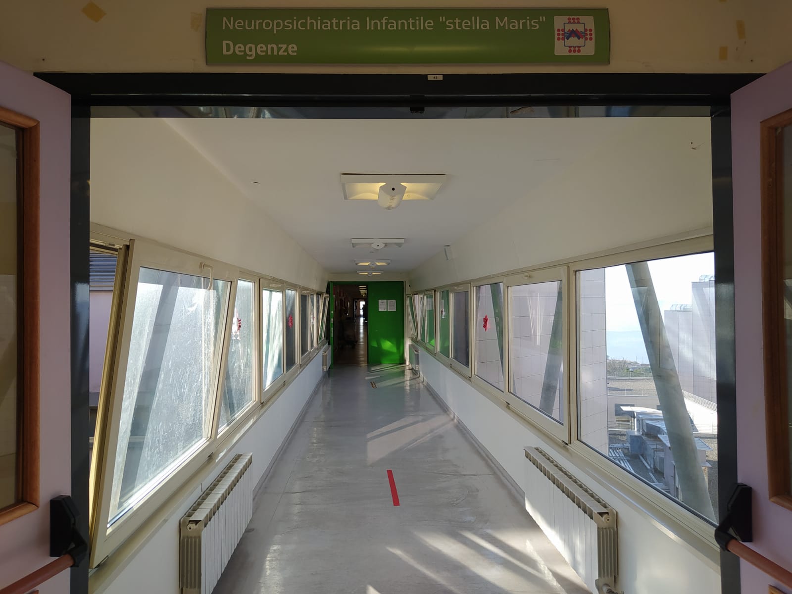 Ingresso del reparto di neuropsichiatria infantile del presidio ospedaliero di Matera