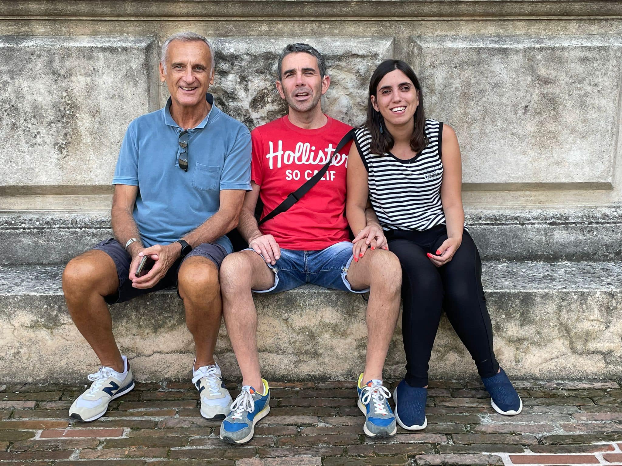 Francesca Donnarumma con Stefano e un volontario