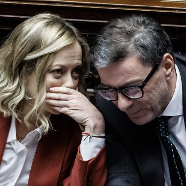 La presidente del Consiglio Giorgia Meloni e il ministro dell’Economia Giancarlo Giorgetti alla Camera dei deputati durante le comunicazioni sul prossimo Consiglio europeo del 19 e 20 dicembre, Roma, Martedì, 17 Dicembre 2024 (Foto Roberto Monaldo / LaPresse) Prime Minister Giorgia Meloni and minister of Economy Giancarlo Giorgetti at the Chamber of deputies during the addresses ahead of European Council meeting on 19-20 december, Rome, Tuesday, December 17, 2024 (Photo by Roberto Monaldo / LaPresse)