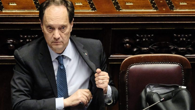 Luca Ciriani Ministro ai Rapporti con il Parlamento, durante lo svolgimento del question time alla Camera dei Deputati a Roma, Mercoledì 07 Maggio 2025 (foto Mauro Scrobogna / LaPresse) Luca Ciriani Minister for Relations with Parliament, in occasion of the question time in the Chamber of Deputies in Rome, Wednesday May 07 2025. (Photo by Mauro Scrobogna / LaPresse )