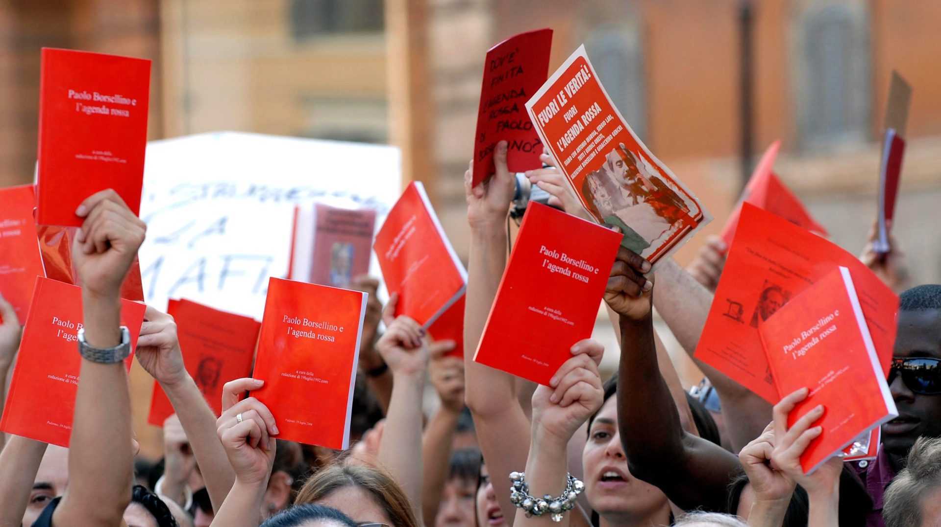 MANIFESTAZIONE DELLE AGENDE ROSSE VOLUTA DA SALVATORE BORSELLINO, FRATELLO DEL MAGISTRATO PAOLO BORSELLINO UCCISO DALLA MAFIA NEL 1992 NELLA STRAGE DI VIA D'AMELIO