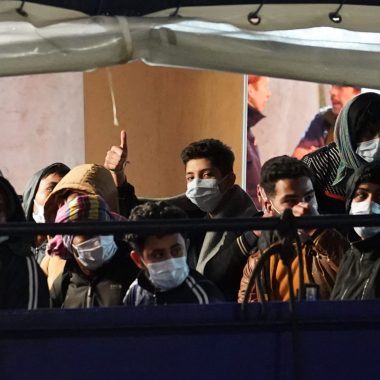 Operazioni di sbarco per la Humanity 1 (imbarcazione della ong Sos Humanity) con a bordo 77 migranti, tra cui 3 minori non accompagnati a Crotone, Italia - Cronaca - Mercoledì 4 Marzo 2024 ( Photo by Antonino D'Urso / LaPresse ) Unboarding operations for the Humanity 1 (Sos Humanity NGO boat) carrying 77 migrants, including 3 unaccompanied minors in Crotone, South Italy - News- Wednesday, March 4, 2024 ( Photo by Antonino D'Urso / LaPresse )