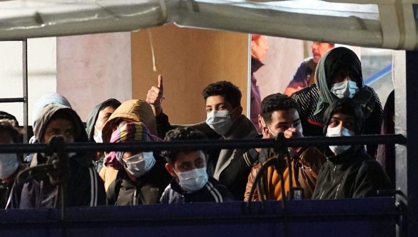 Operazioni di sbarco per la Humanity 1 (imbarcazione della ong Sos Humanity) con a bordo 77 migranti, tra cui 3 minori non accompagnati a Crotone, Italia - Cronaca - Mercoledì 4 Marzo 2024 ( Photo by Antonino D'Urso / LaPresse ) Unboarding operations for the Humanity 1 (Sos Humanity NGO boat) carrying 77 migrants, including 3 unaccompanied minors in Crotone, South Italy - News- Wednesday, March 4, 2024 ( Photo by Antonino D'Urso / LaPresse )