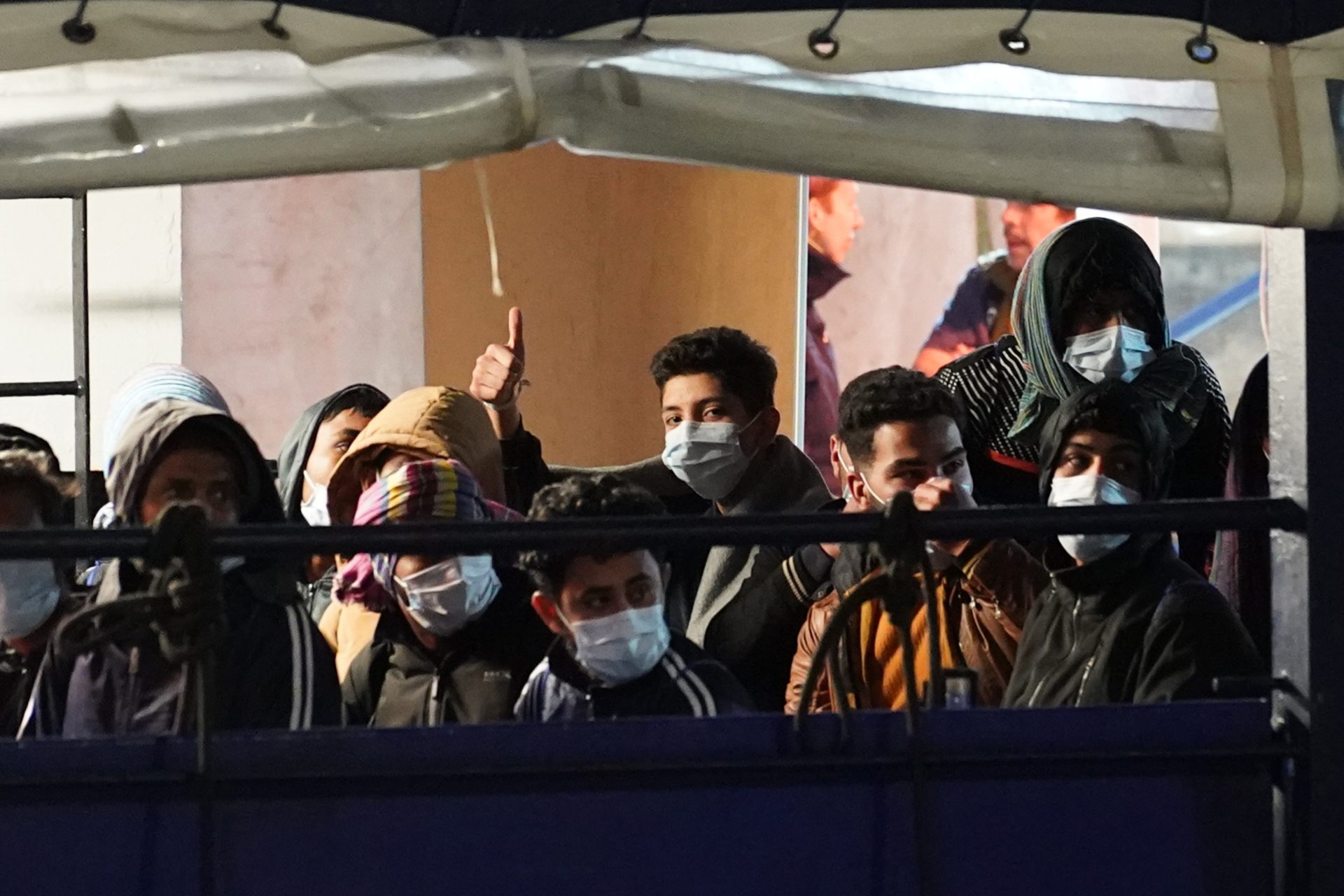 Operazioni di sbarco per la Humanity 1 (imbarcazione della ong Sos Humanity) con a bordo 77 migranti, tra cui 3 minori non accompagnati a Crotone, Italia - Cronaca - Mercoledì 4 Marzo 2024 ( Photo by Antonino D'Urso / LaPresse ) Unboarding operations for the Humanity 1 (Sos Humanity NGO boat) carrying 77 migrants, including 3 unaccompanied minors in Crotone, South Italy - News- Wednesday, March 4, 2024 ( Photo by Antonino D'Urso / LaPresse )
