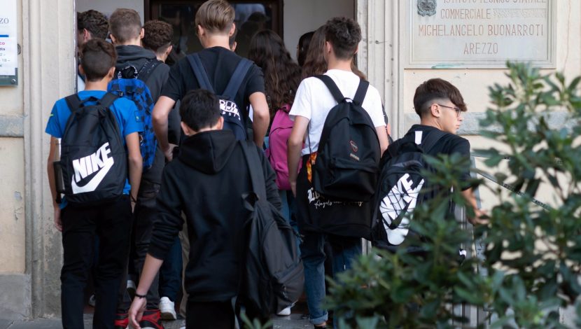 Primo giorno di scuola del nuovo anno scolastico presso l'istituto tecnico statale commerciale Buonarroti Foto di © Daiano Cristini/Sintesi